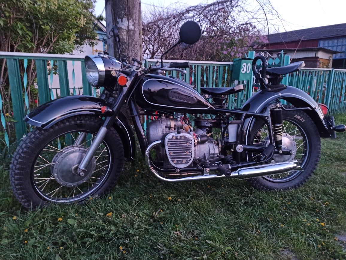 Мотоцикл к 750,Днепр 12