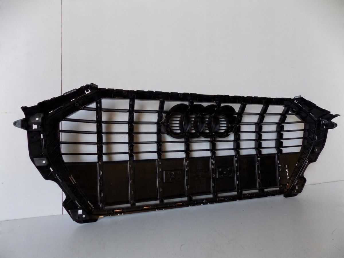 Audi Q3 A83 s-line grill / atrapa 10512