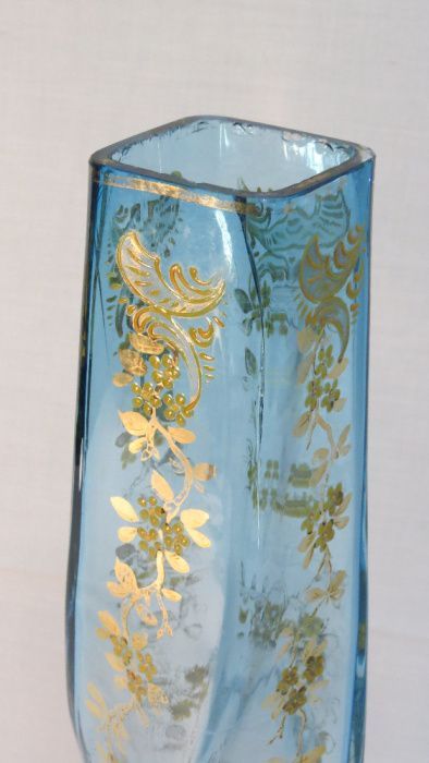 Jarra em vidro em tons de azul com esmaltes a dourado