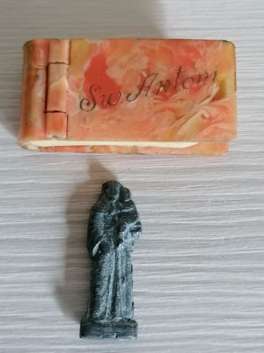 Różaniec komunijny z pudełkiem z masy perłowej +Św Antoni