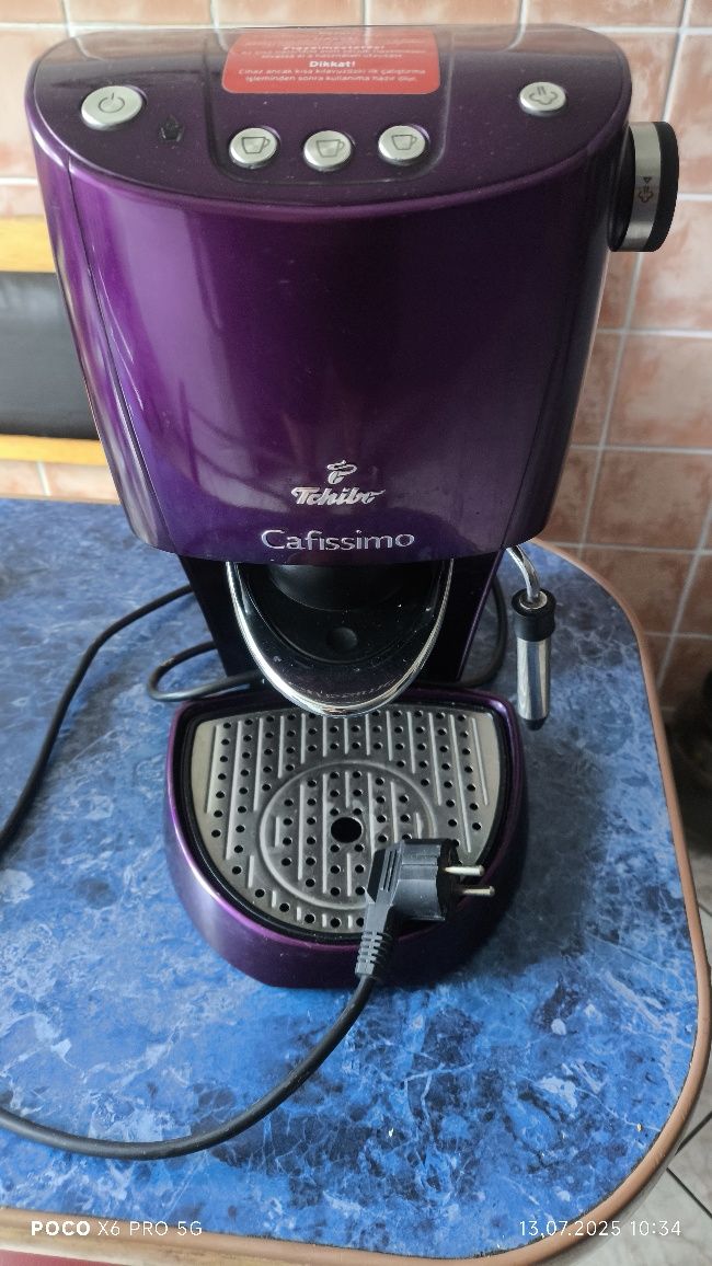 Express ciśnieniowy kapsułowy Tchibo Cafissimo że spieniaczem mleka