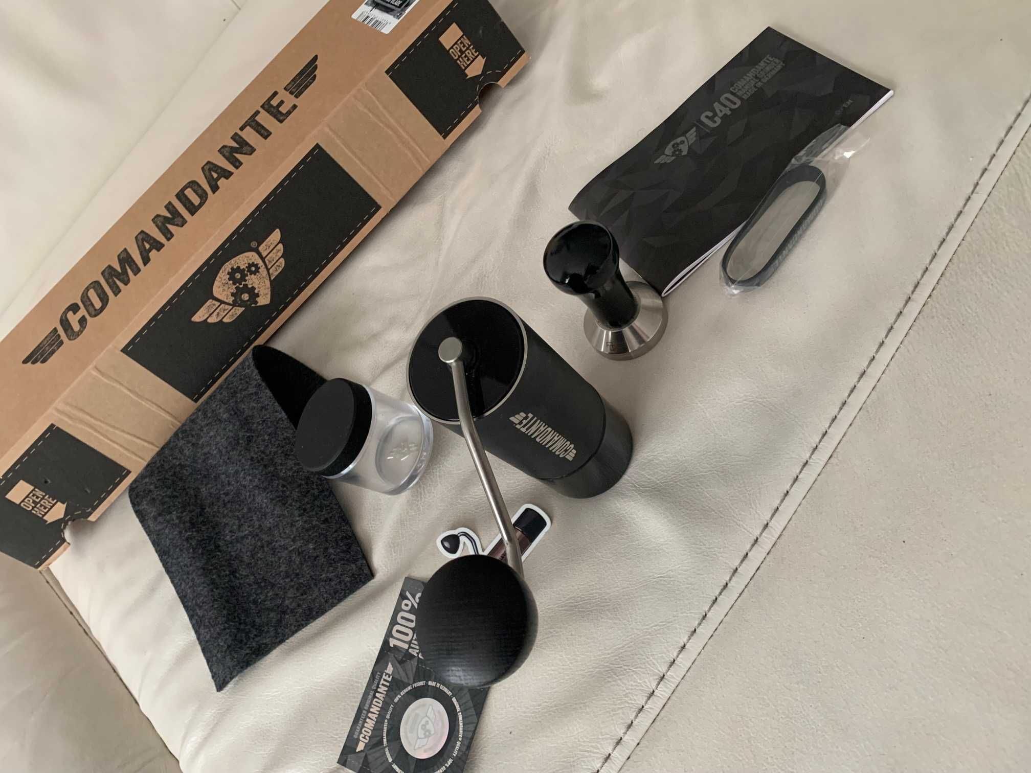 Młynek do kawy Comandante C40 MK4 Nitro Blade - Black + tamper