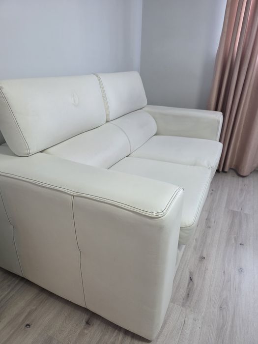 Używana mowoczesna sofa 2 osobowa