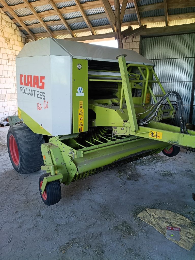 Claas Rollant 255