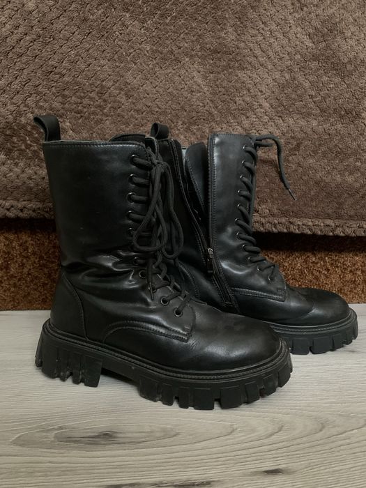 зимові теплі ботінки,розмір 40 устілка 26 см