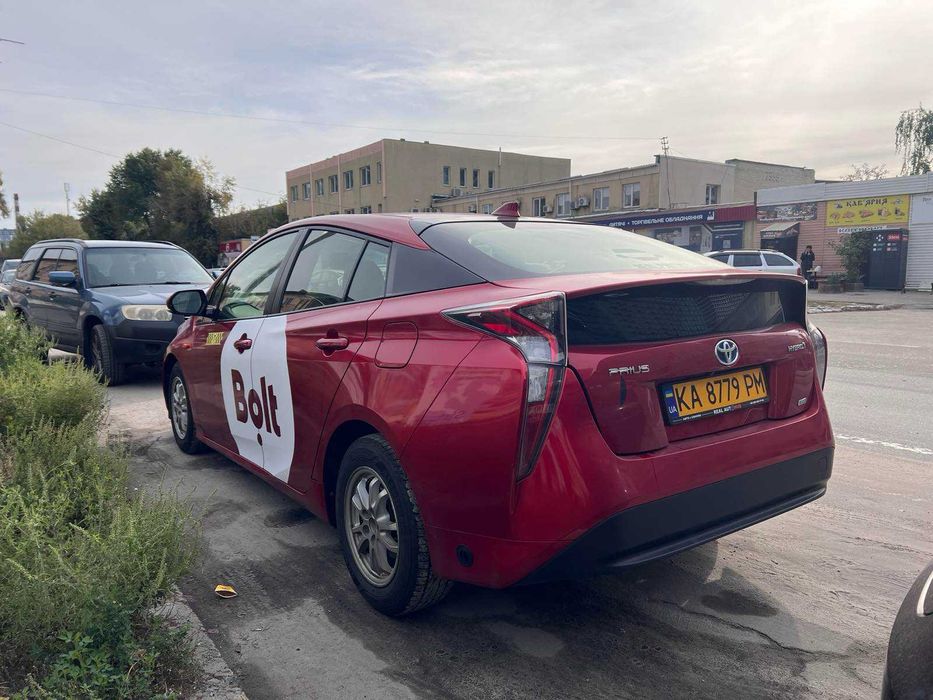 Таксі! Водій на авто компанії. ЗП %. Київ