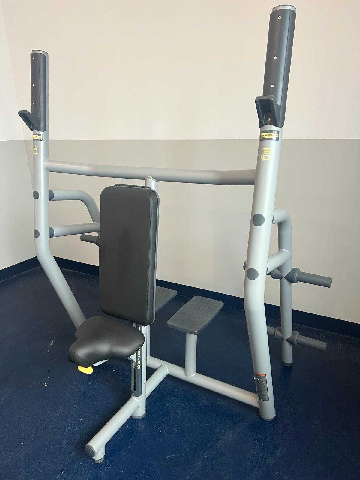 Technogym Vertical Workout Bench Ławka Pionowa