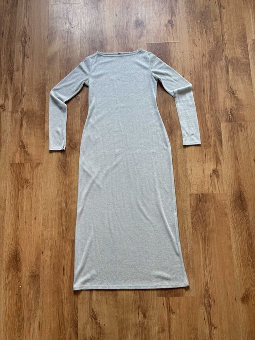 Srebrna sukienka H&M z cekinami