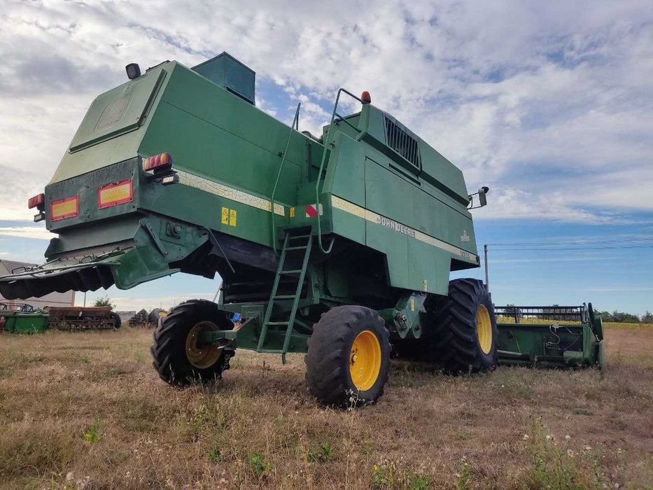 Комбайн John Deere 2254 HillMaster з жаткою Flex 920