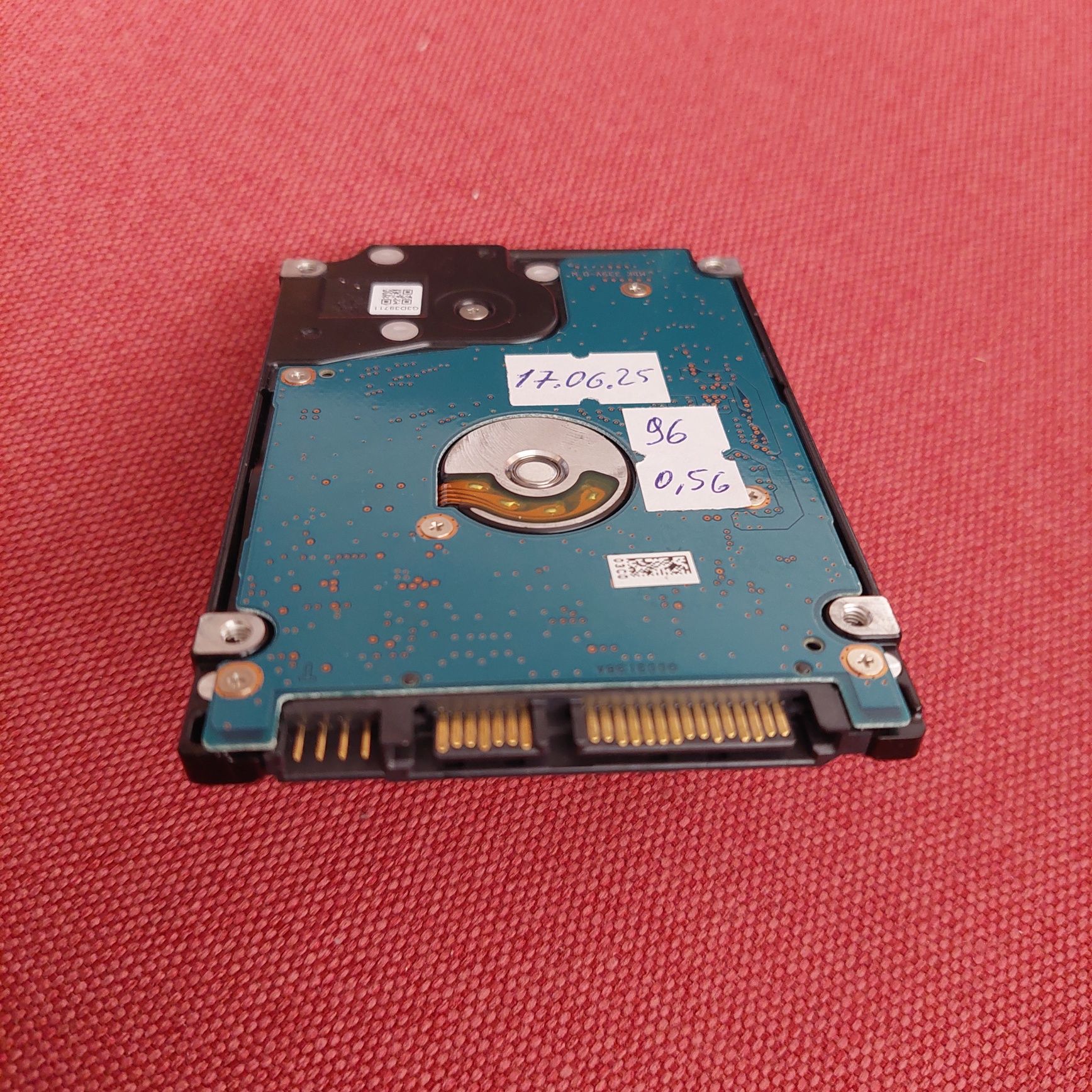 - Жорсткий диск HDD 2.5 /320 GB. Робочтй