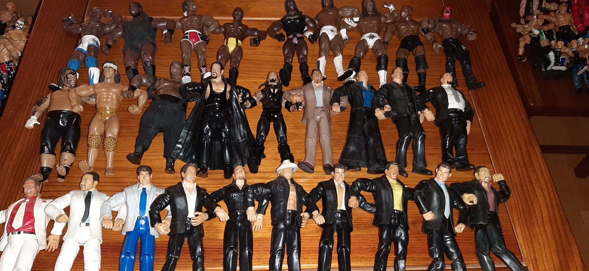 28 figuras/bonecos Wwe-wrestling e comentadores wrestlemania