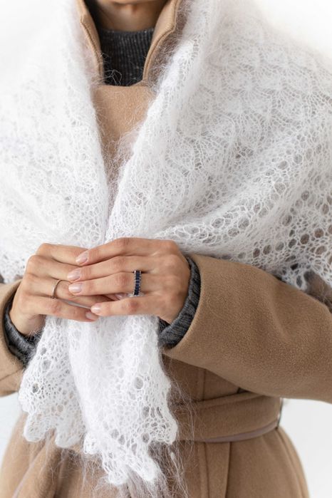 Chusta wełniana biała – Handmade z naturalnej wełny koziej