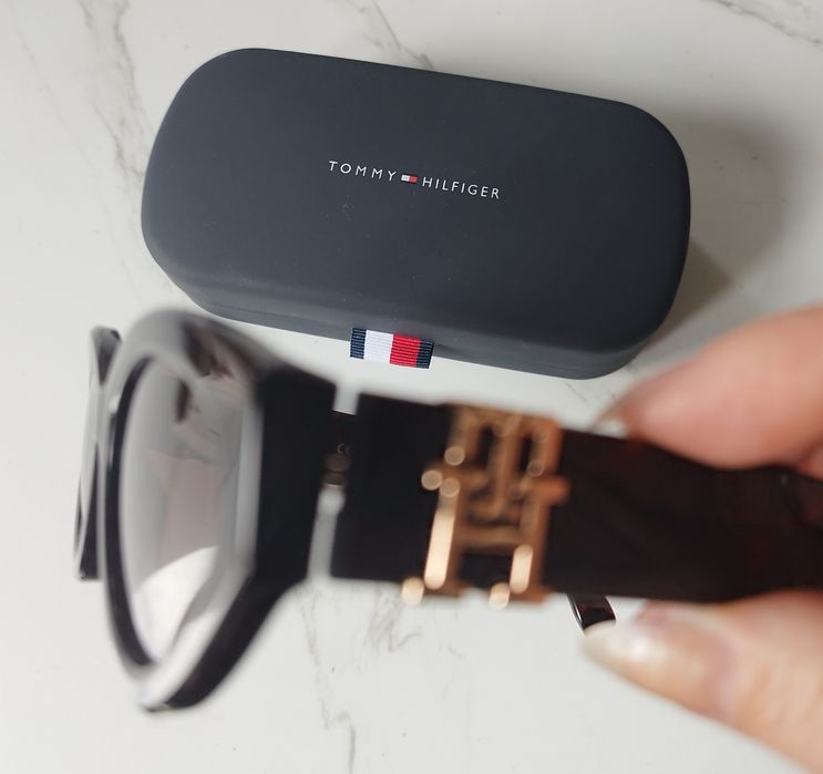 Óculos de sol Tommy Hilfiger