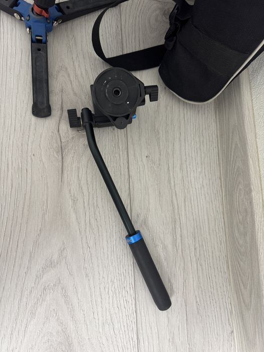 Монопод Benro A38TD для прфесійної фото та відеозйомки