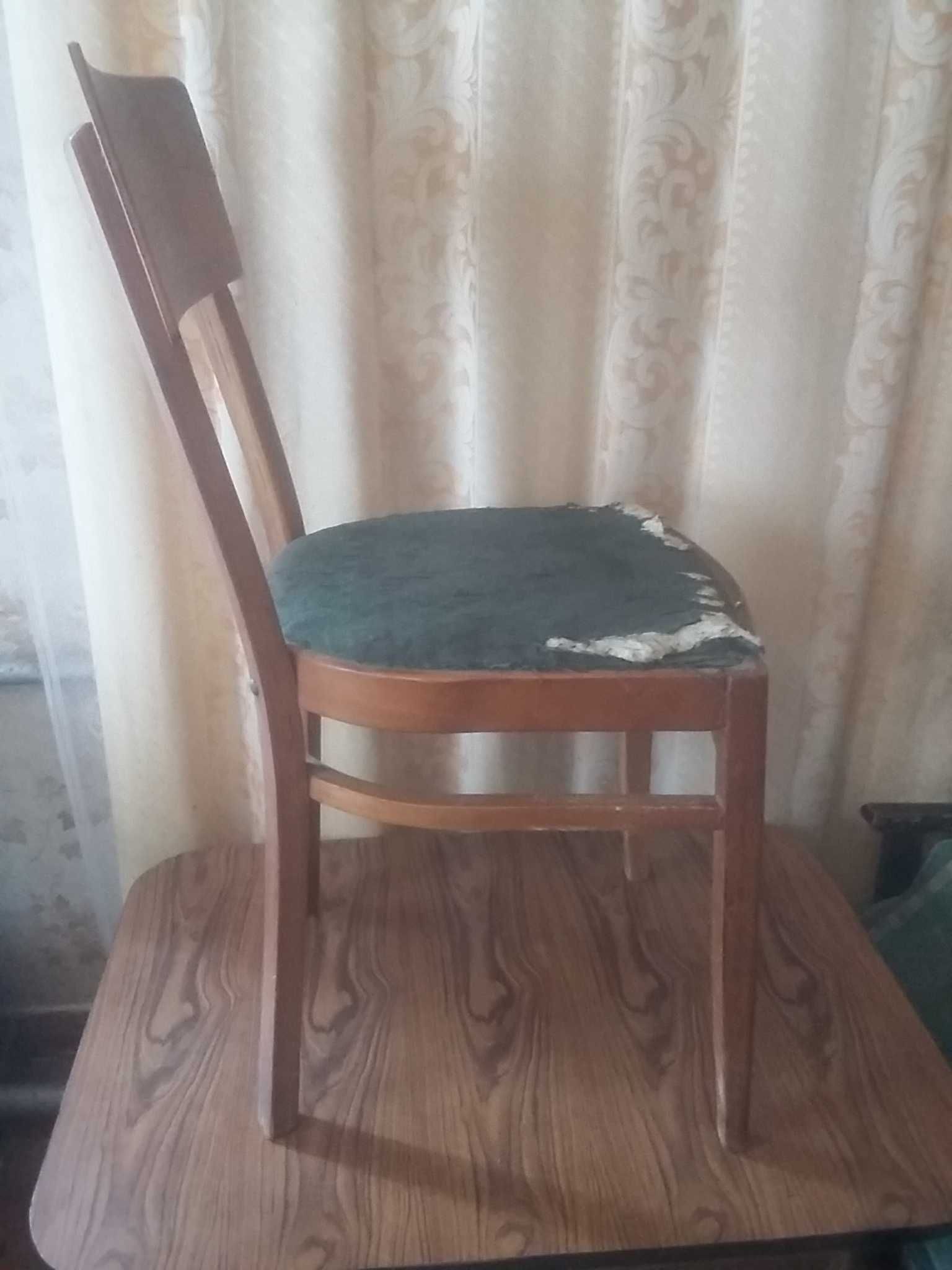 Старинные стулья орех.