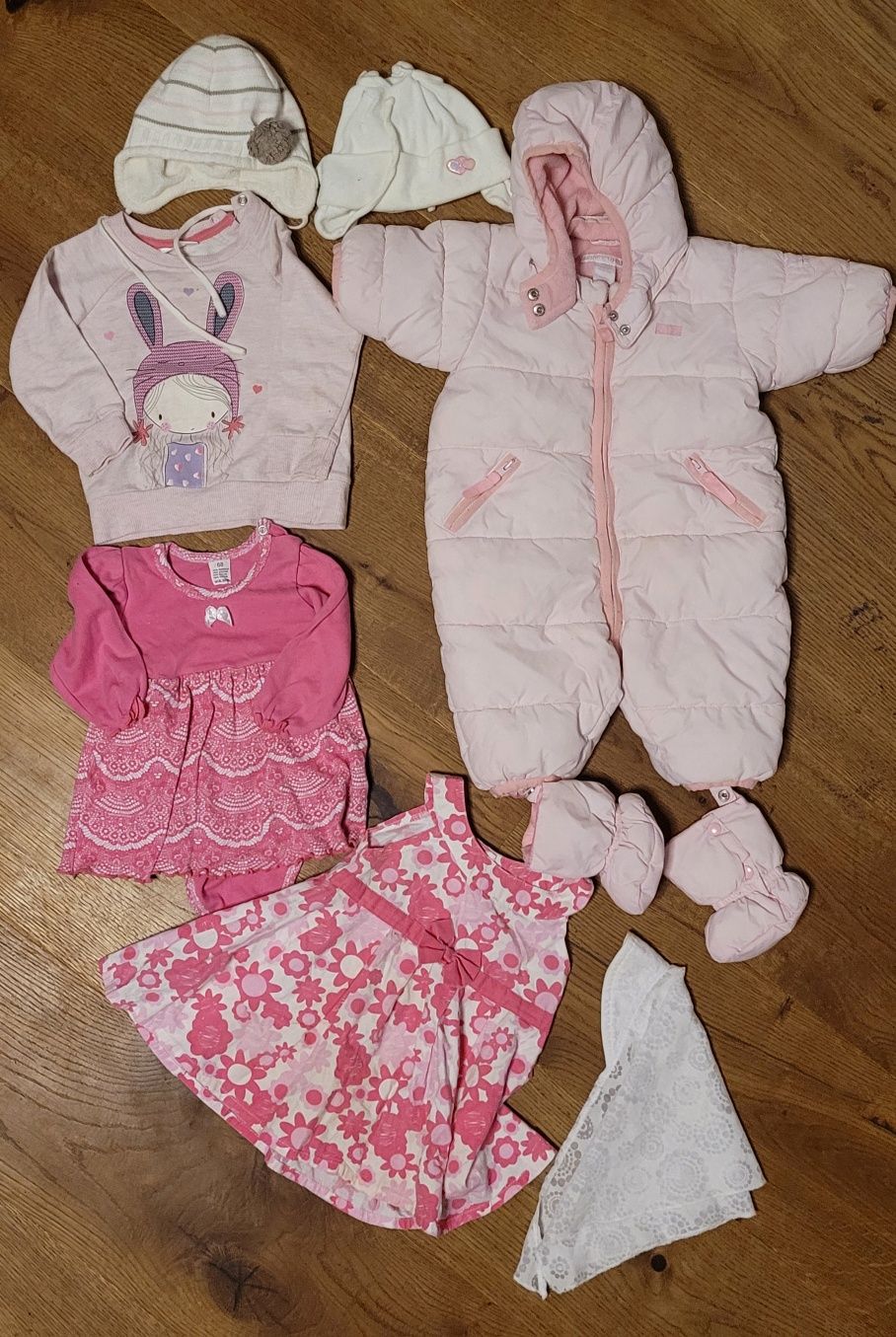 Kombinezon H&M dla dziewczynki 62 + gratis ubranka śpiworek