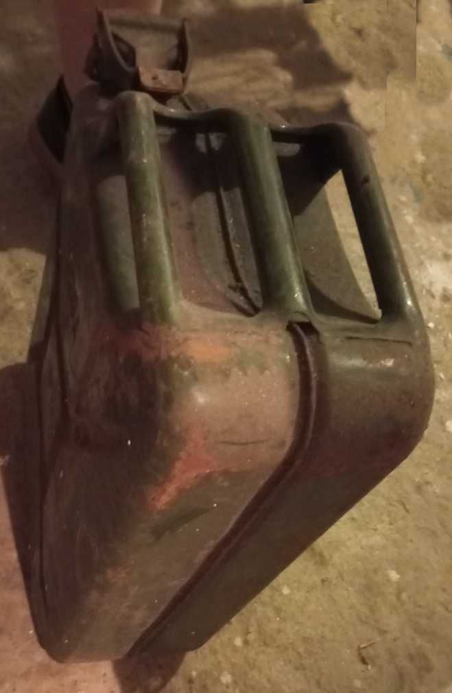 Pojemnik Zbiornik Kanister metalowy na paliwo, pusty