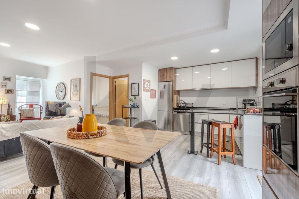 Moradia T4 Única em Alhandra. Moderna e com Espaços de Lazer Ideais pa