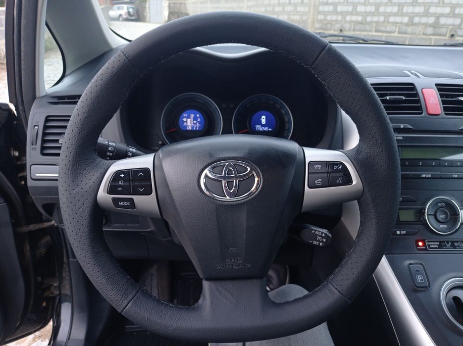 Toyota Auris 1.8hibrido Nacional