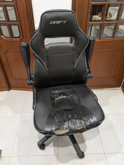 Cadeira Gaming (necessita forro)