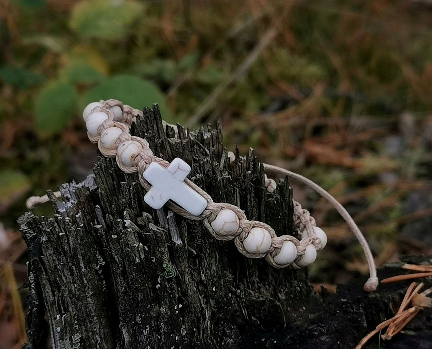 Bransoletka różaniec kamienie naturalne biały turkus beżowa makrama