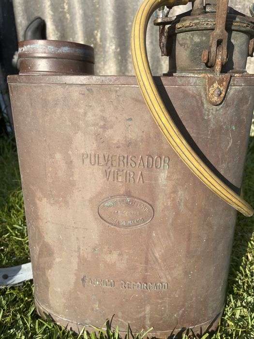 Maquina polvorizadora antiga