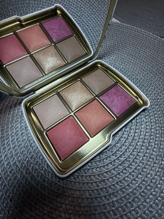 Hourglass Swan paleta