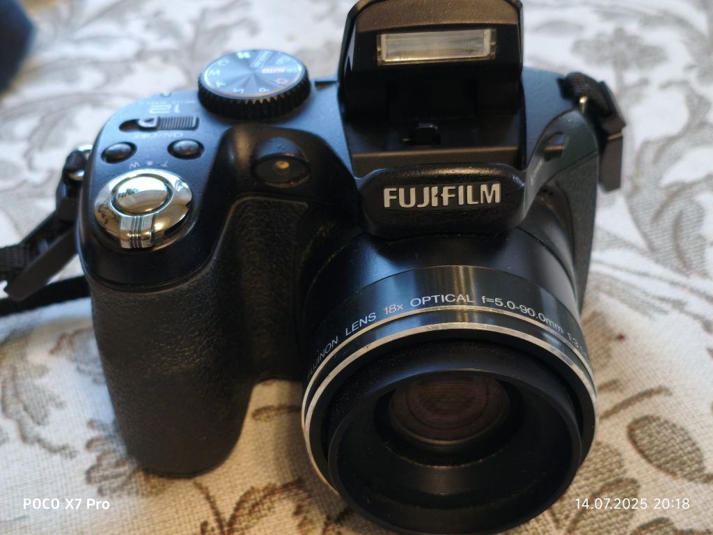 Фотоапарат Fujifilm Fine Pix S2700HD