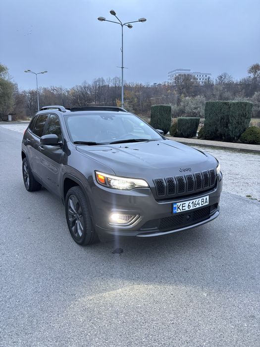 Jeep Cherokee 2021 3.2 бензин