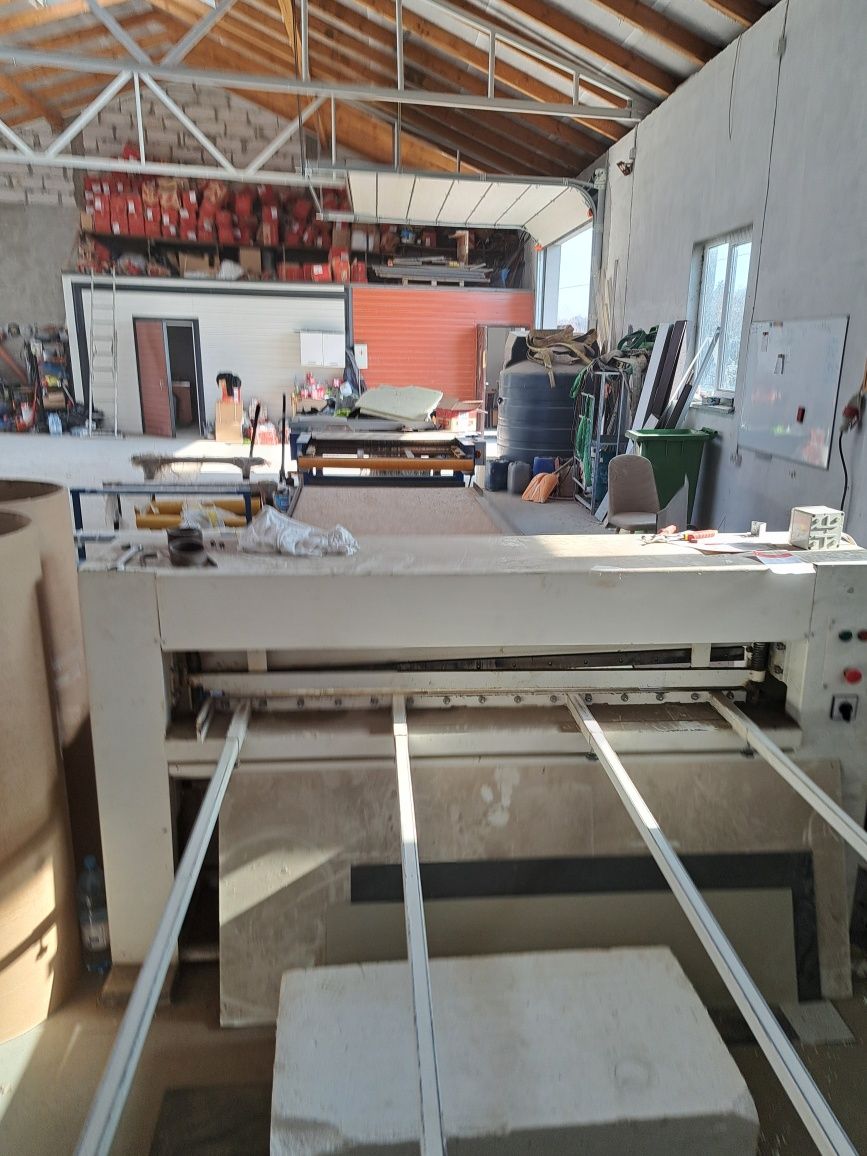Dwie Linnie produkcyjne blachy trapezowej T 18 i T7