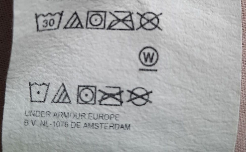 Top koszulka z rozcięciem na plecach * Under Armour