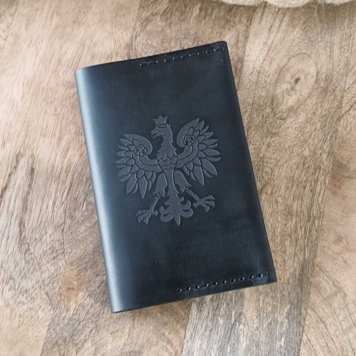 Etui na paszport z Godłem skórzane z grawerem z imieniem, inicjałami