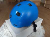 Niebieski kask Decathlon Oxelo na rower hulajnogę XS 47-52