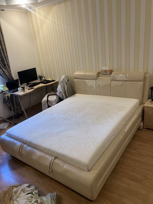 Ліжко двухспальне