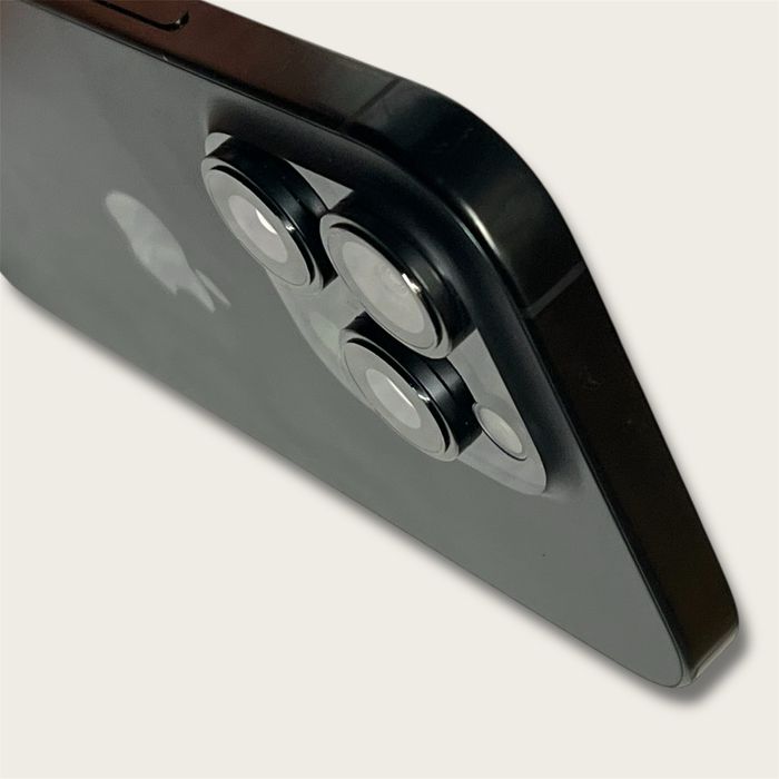 iPhone 16 pro uszkodzony bez ekranu