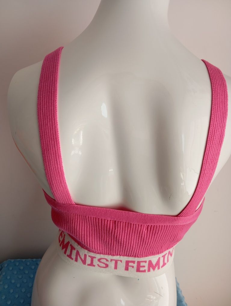 Crop top różowy na ramiączkach rozmiar uniwersalny