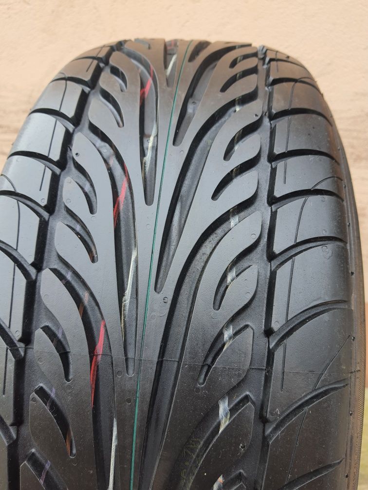 Opona Pojedyńcza 215/55  R 16 Dunlop SP Sport 9000 Nowa