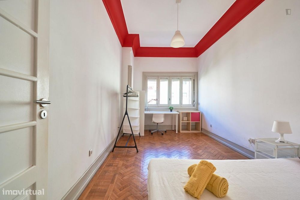 386651 - Quarto com cama de casal em...