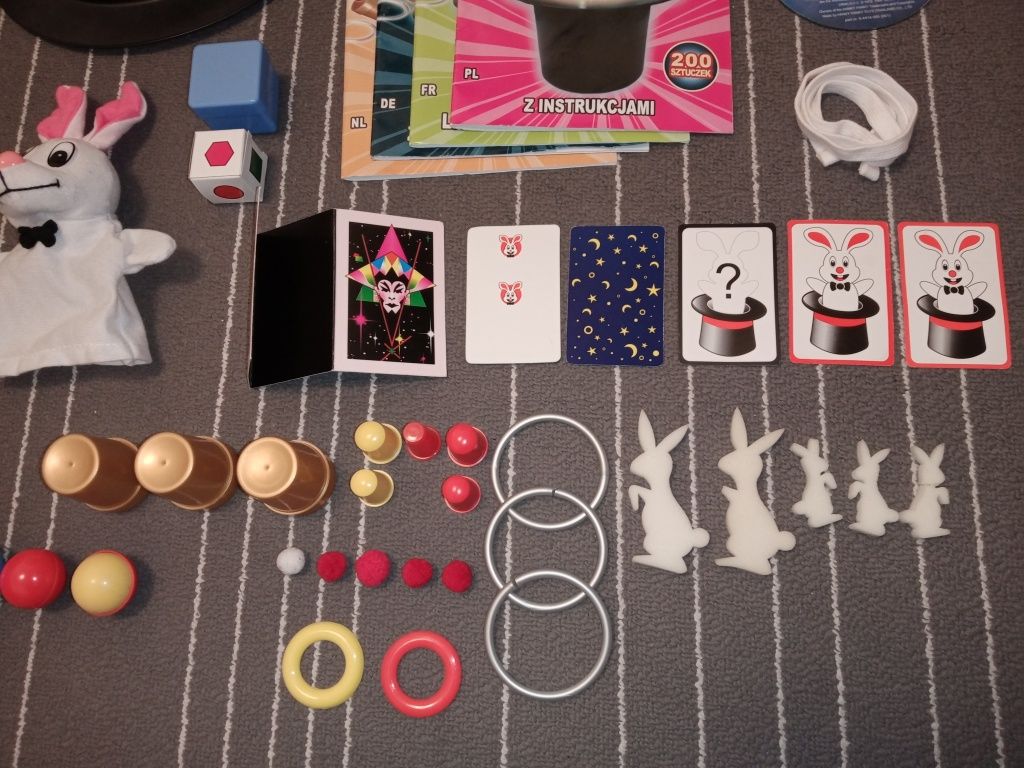 Gra MAGIK, cyrk, kapelusz, królik, karty, iluzja, magic. 8+