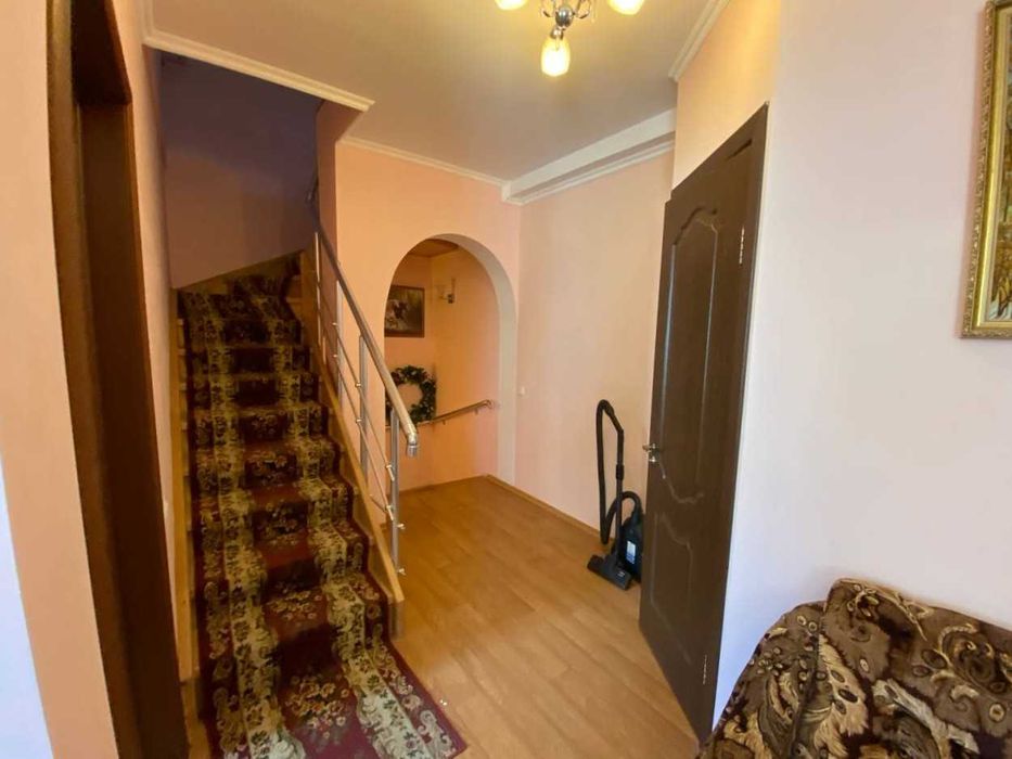 Продаж будинку 97,4м2, 3 кімнати, 3 поверхи. Відеонагляд. ID:700