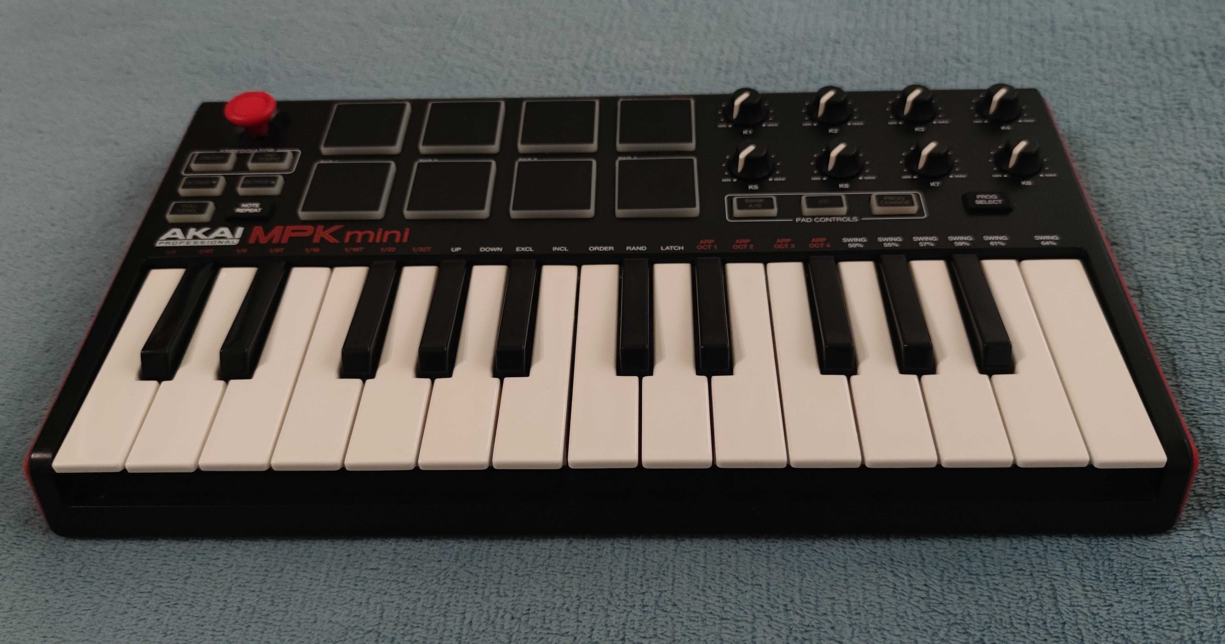 MIDI клавиатура Akai MPK MINI MK2