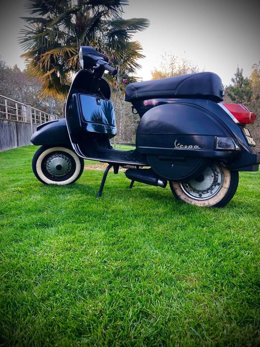Vespa PX 125 preta