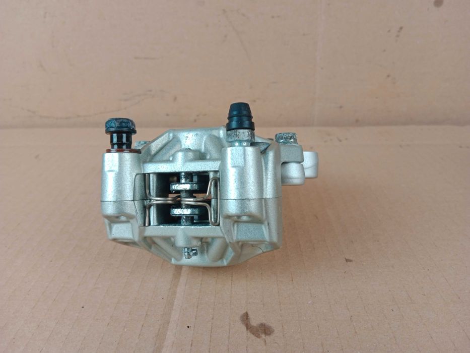 Ducati Monster 696 Zacisk Hamulcowy Tył BREMBO Klocki Hamulcowe Kopyto