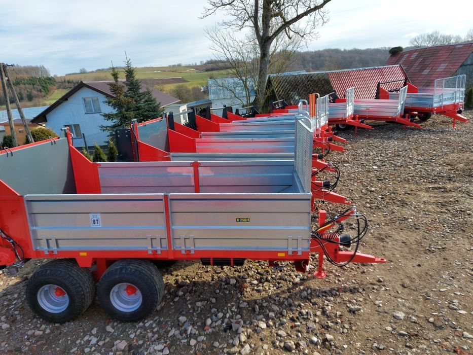Rozrzutnik Roltrans 8 t, napęd hydrauliczny, 2 wałki pionowe