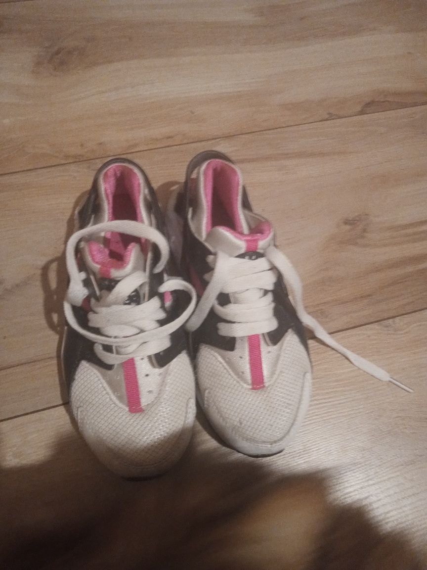 Buty dla dziewczynki