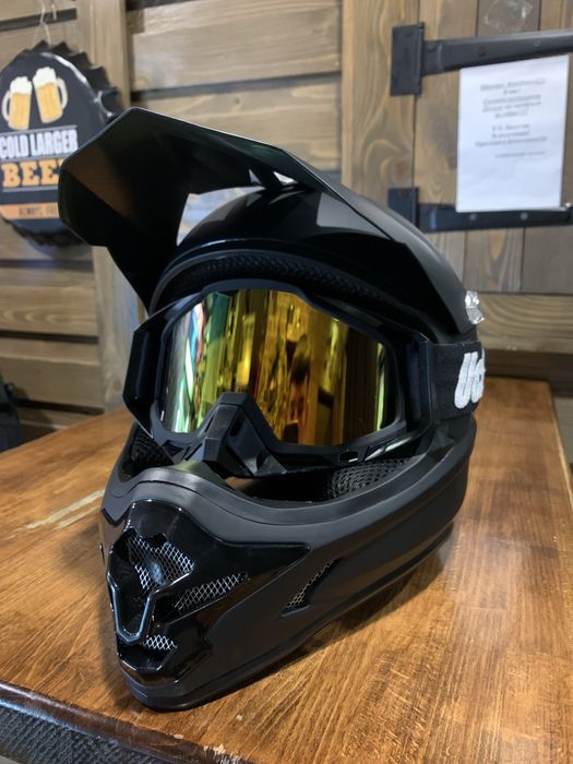 Кросовий шлем ендуро