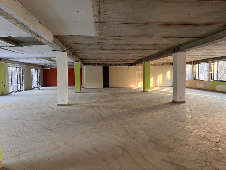 Продаж комерційного приміщення центр 2150 кв.м Івано-Франківськ