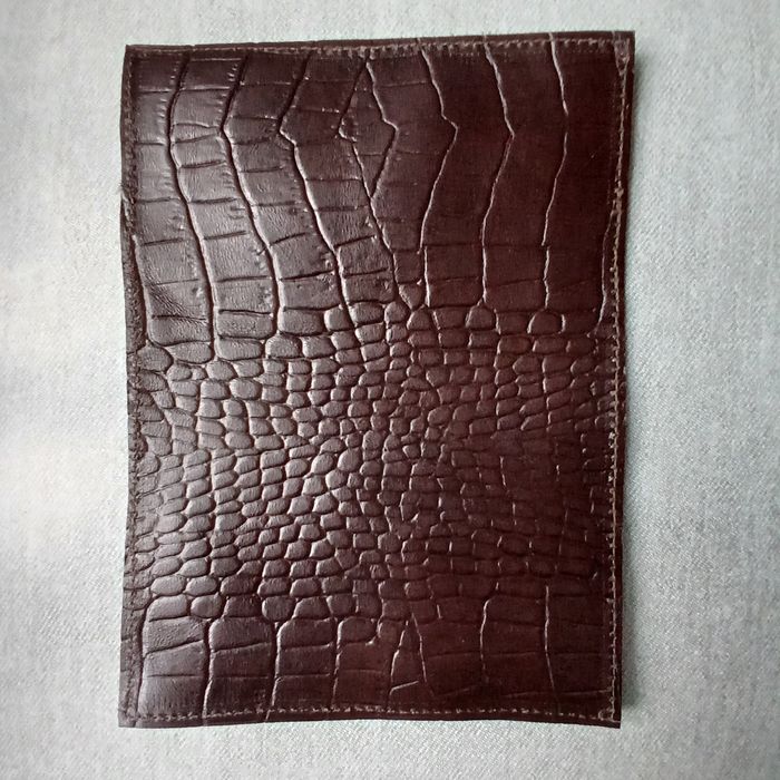 Кожаная обложка, под крокодила, для паспорта Украины и загранки.