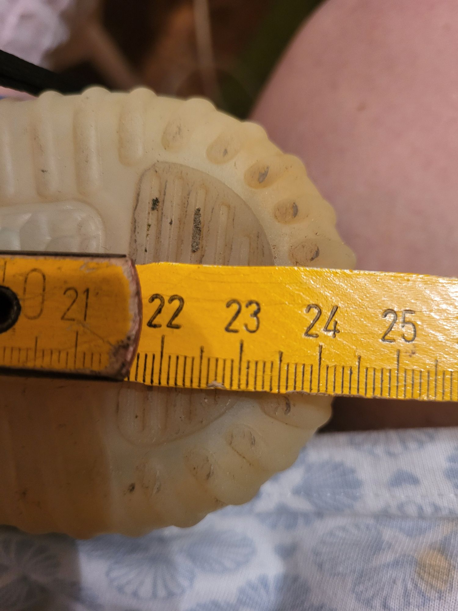 Buty świecące  na ładowarkę  cena 23zlotych ładowanie na kabel