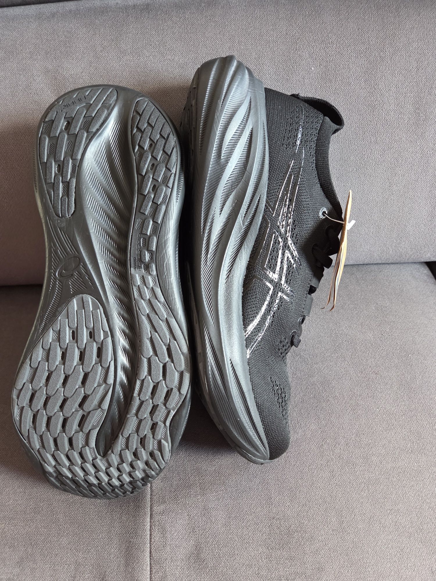 Nowe buty Asics Gel Nimbus 26 rozm 43,5 Kraków
